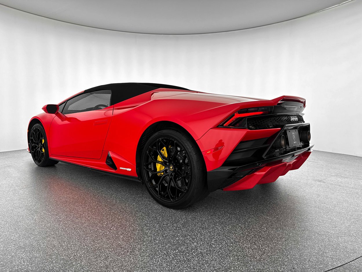2023 Lamborghini Huracan Evo Spyder RWD photo 2