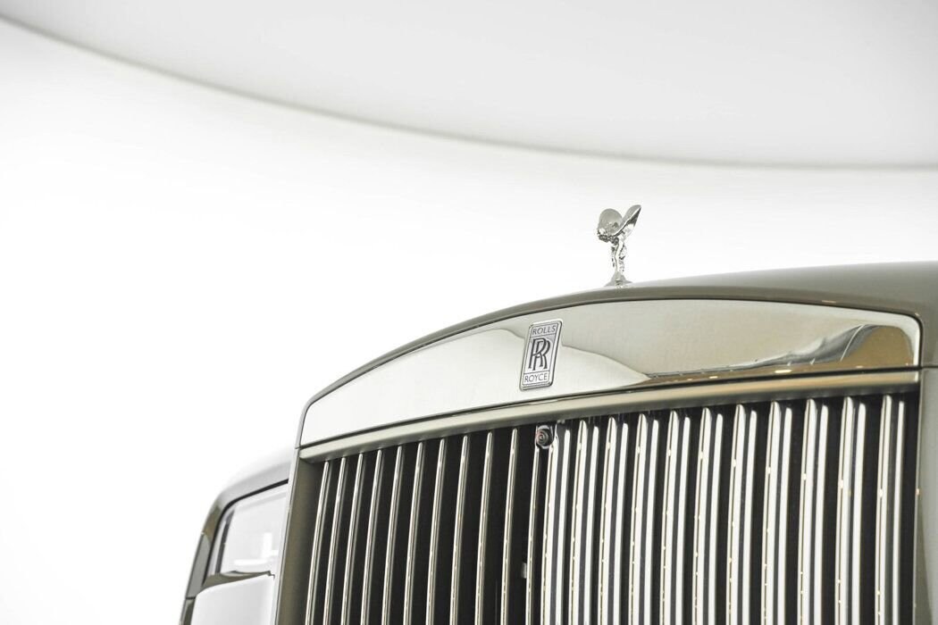 2025 Rolls Royce Cullinan RR photo 2