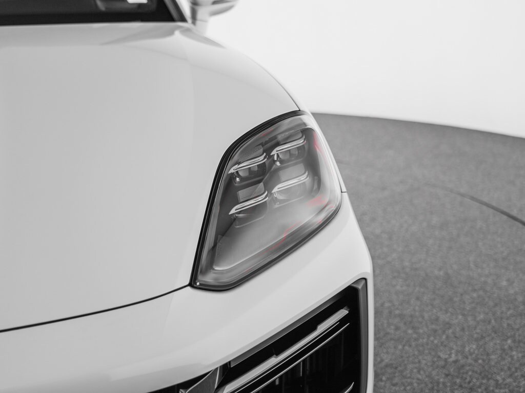 2024 Porsche Cayenne Turbo E-Hybrid - Photo 48