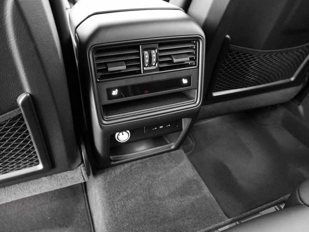 2024 Porsche Cayenne Turbo E-Hybrid - Photo 30