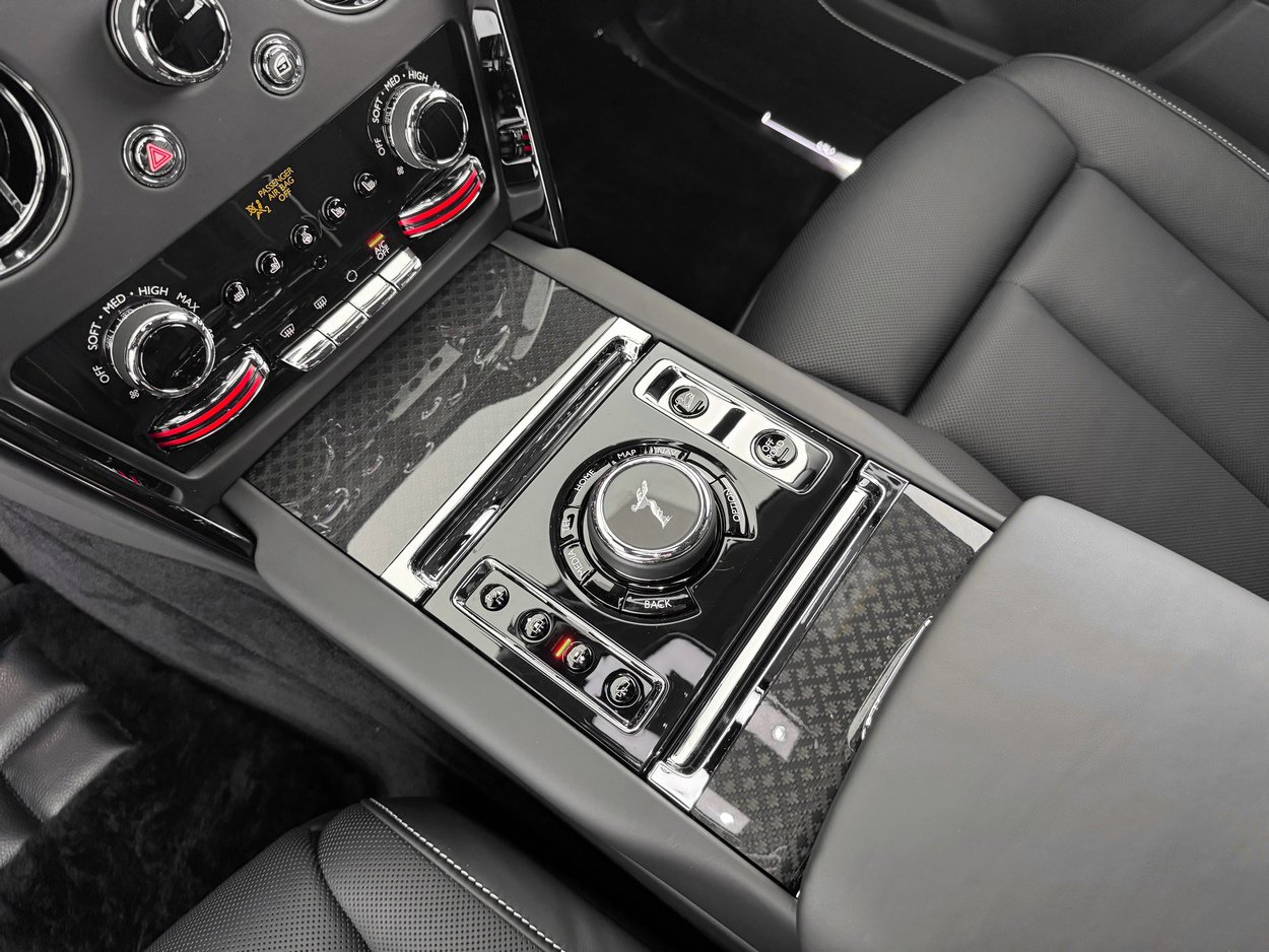 2026 Rolls-Royce Cullinan Black Badge - Photo 20