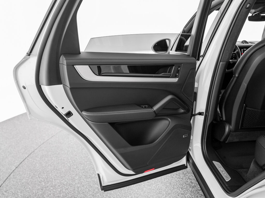 2024 Porsche Cayenne Turbo E-Hybrid - Photo 27