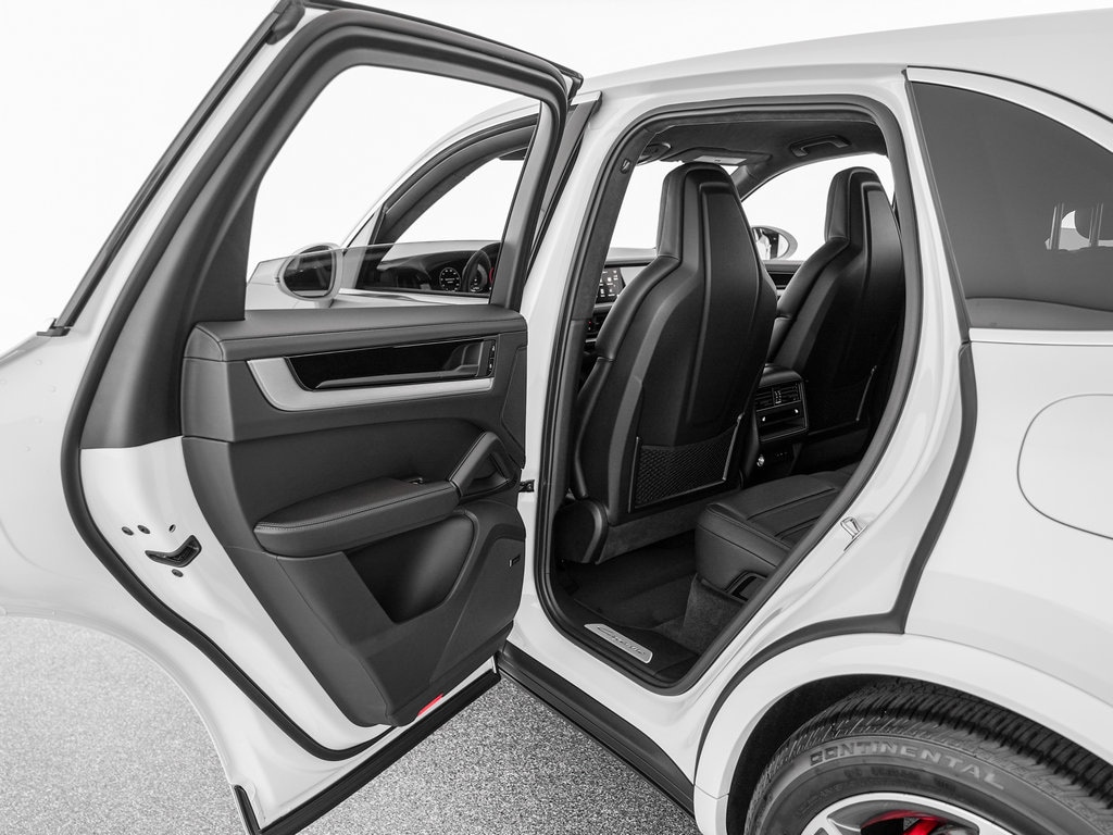 2024 Porsche Cayenne Turbo E-Hybrid - Photo 26