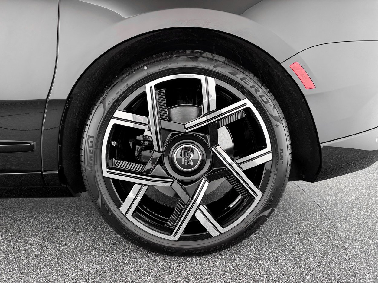 2026 Rolls-Royce Cullinan Black Badge - Photo 36