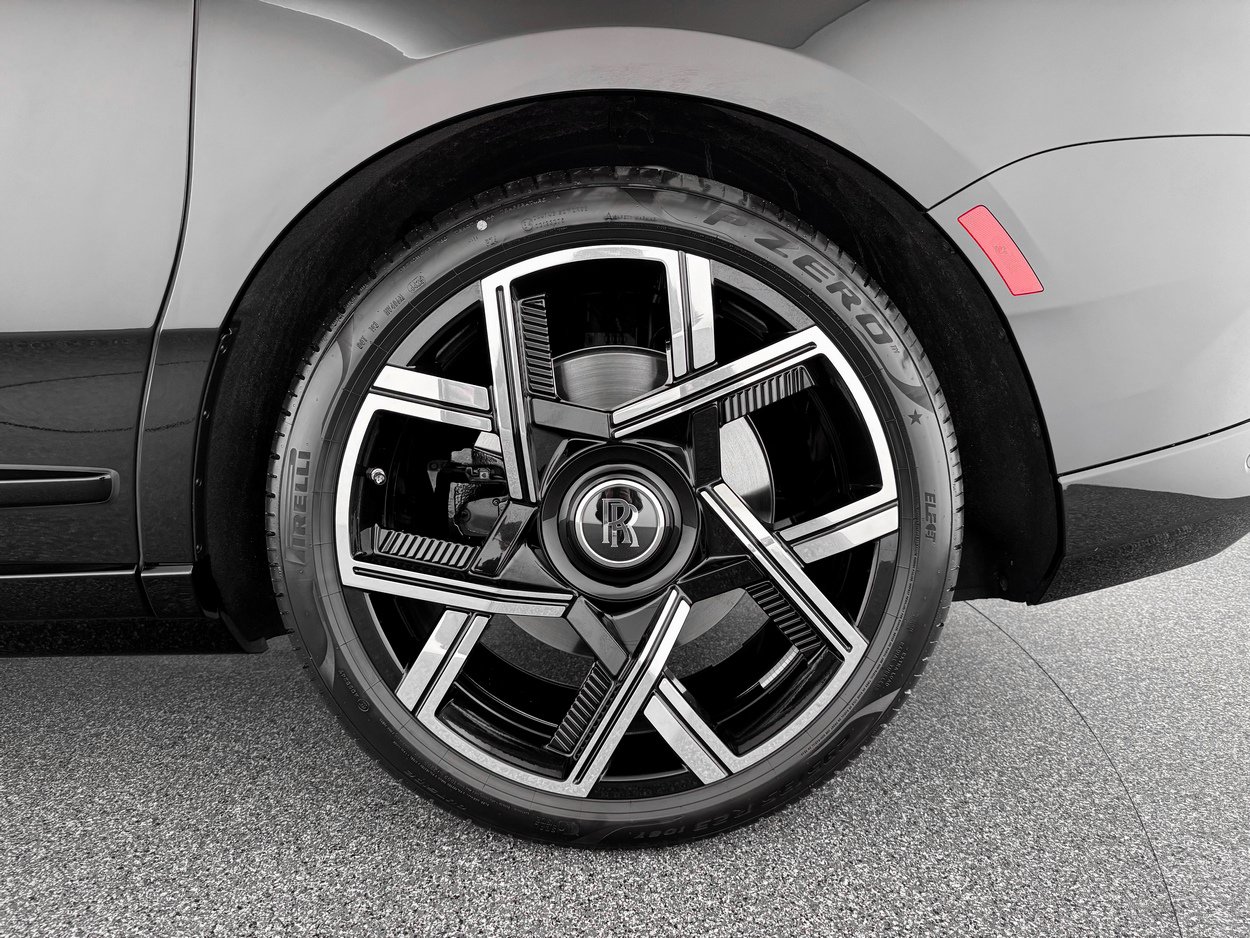 2026 Rolls-Royce Cullinan Black Badge - Photo 36