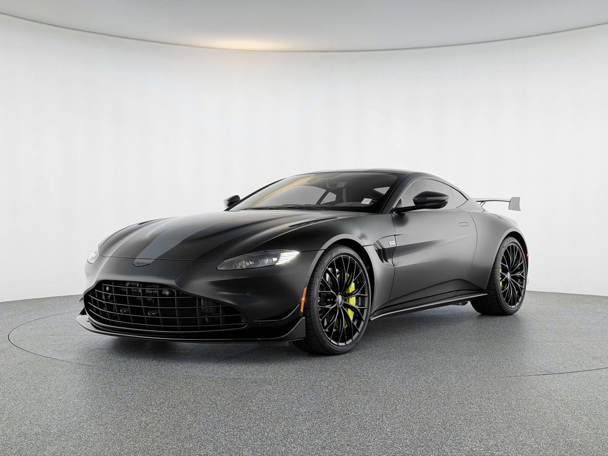 2022 Aston Martin Vantage F1