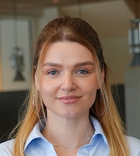 Staff member Dasha Kostrova from ID_0d6c31