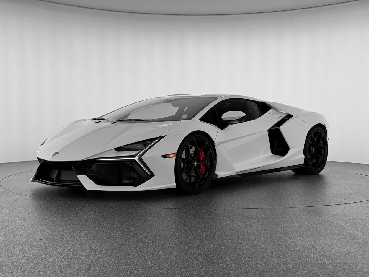 2024 Lamborghini Revuelto Base's photo