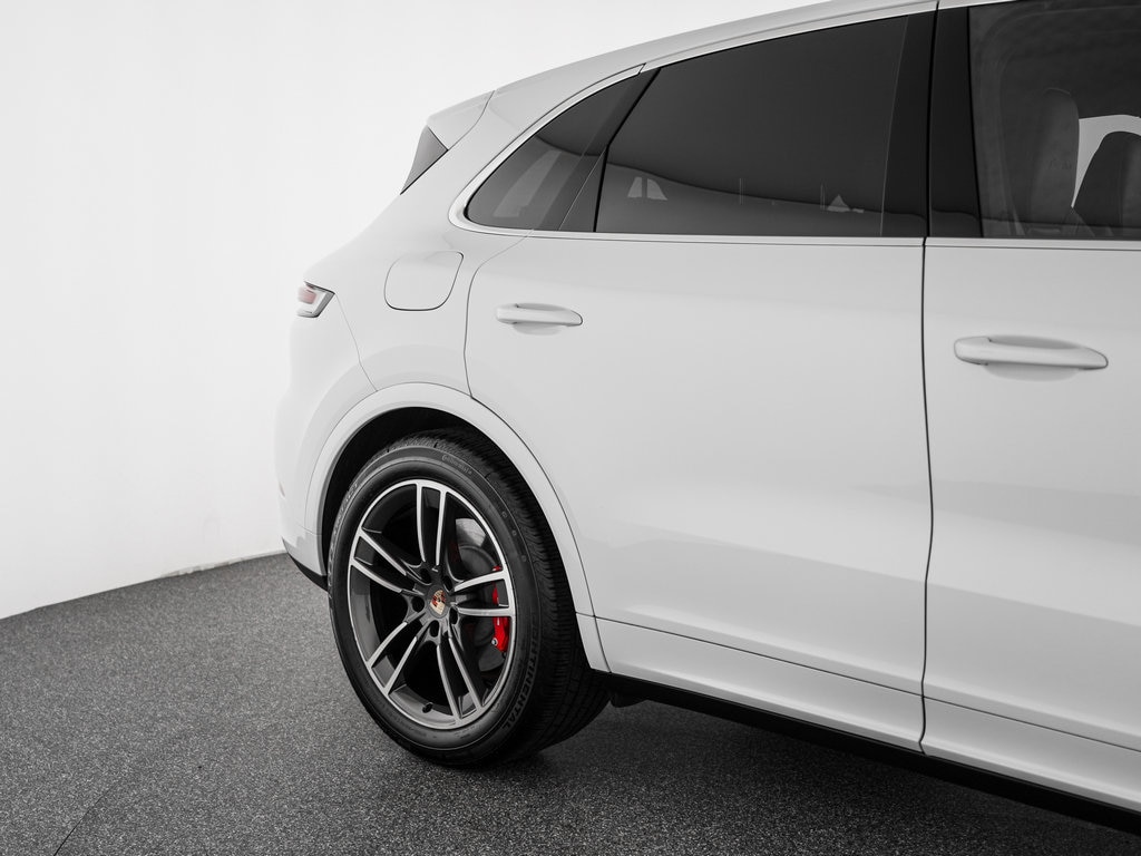 2024 Porsche Cayenne Turbo E-Hybrid - Photo 45