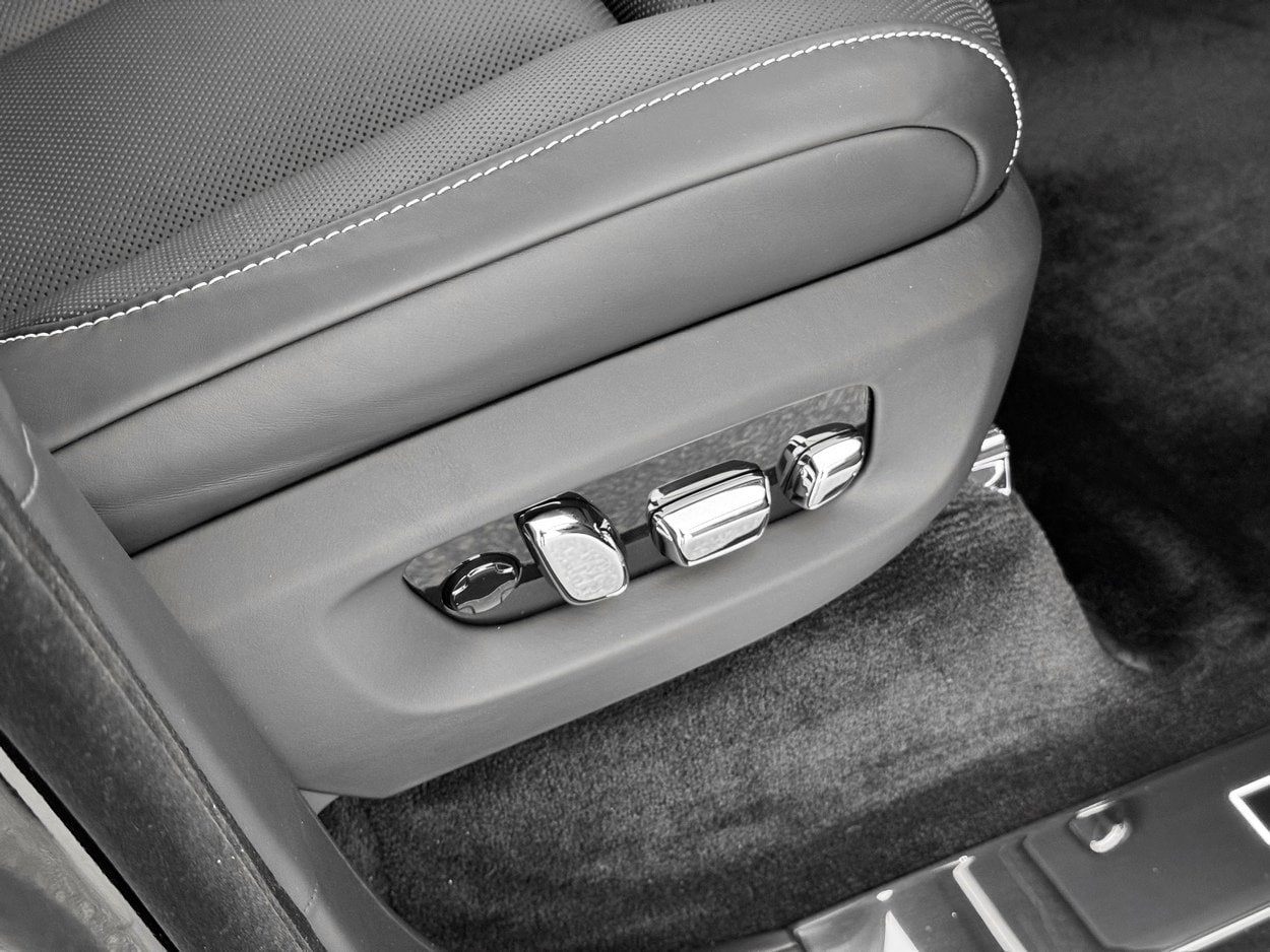 2026 Rolls-Royce Cullinan Black Badge - Photo 30