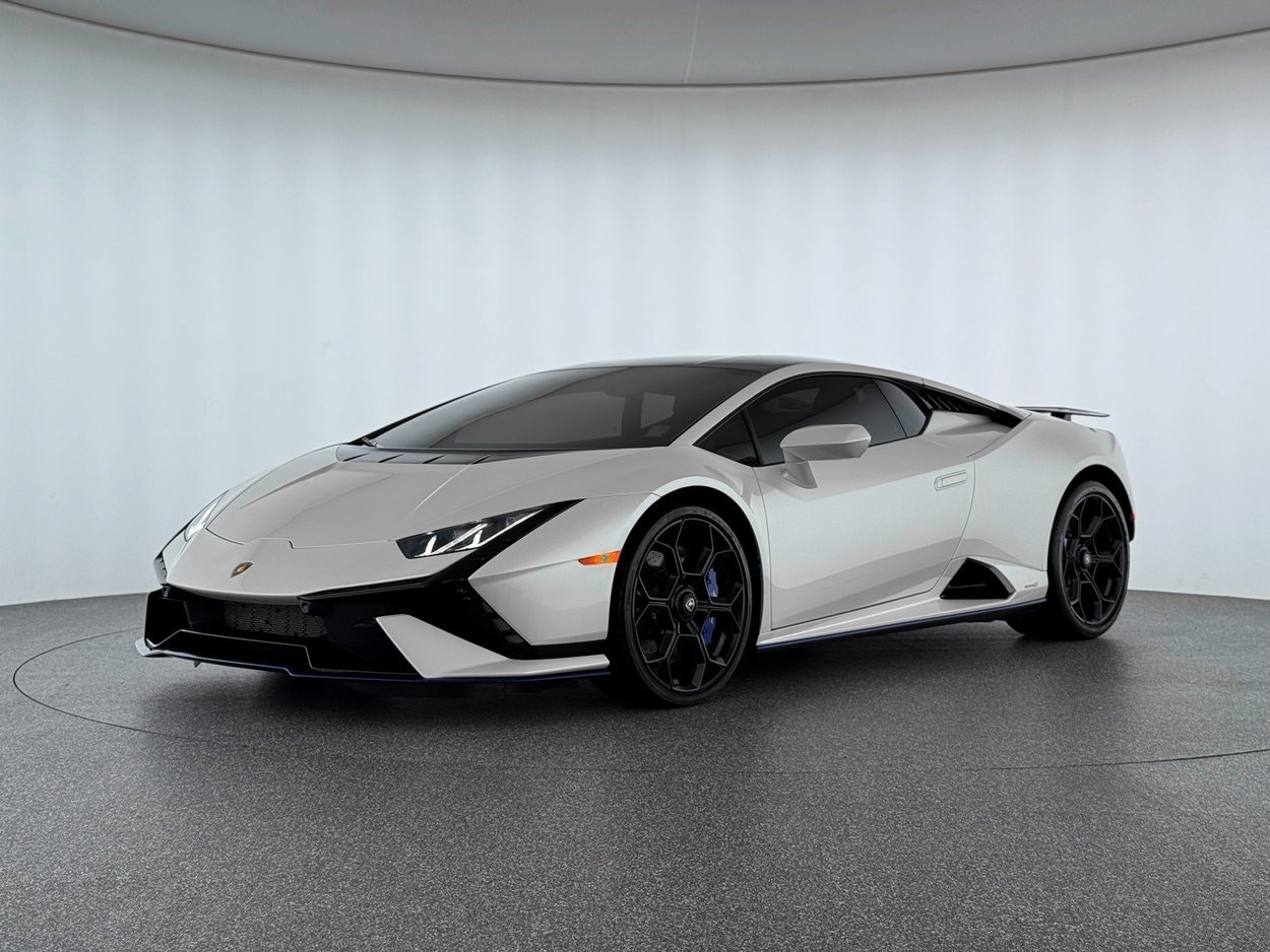 2023 Lamborghini Huracan Tecnica's photo