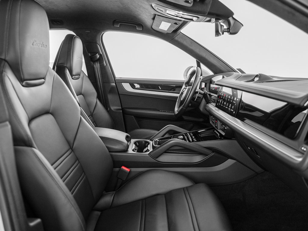 2024 Porsche Cayenne Turbo E-Hybrid - Photo 31