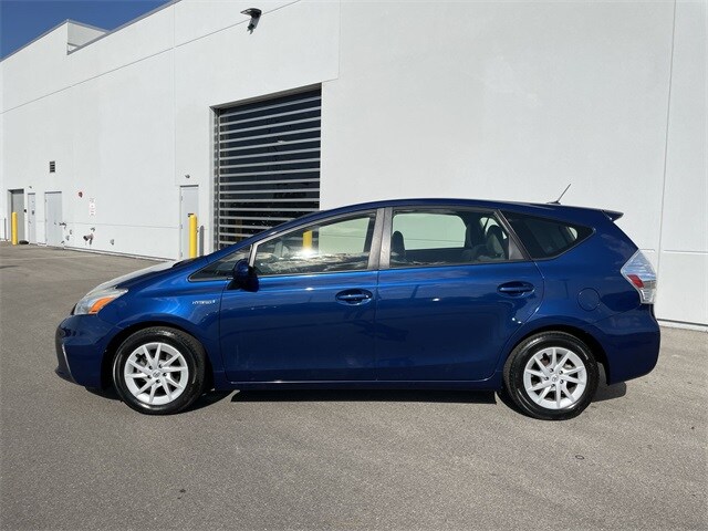 2014 Toyota Prius V Three photo 2