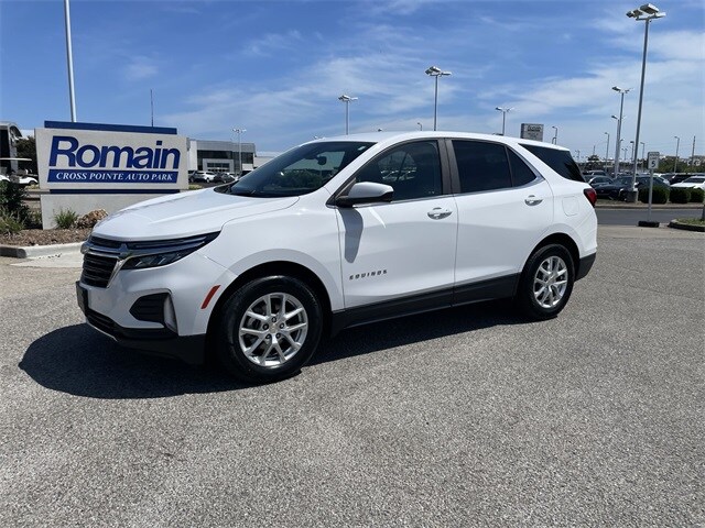 2022 Chevrolet Equinox LT photo 2