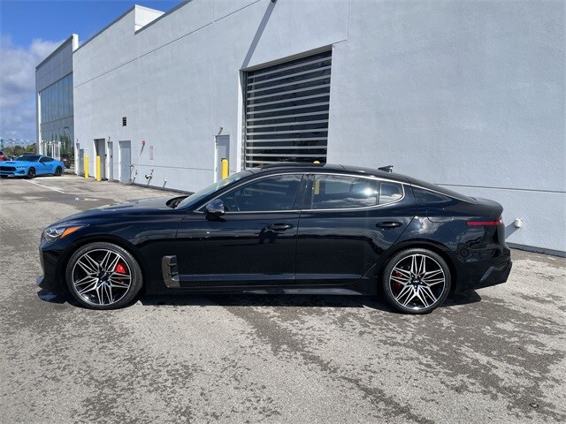 2023 Kia Stinger GT2 photo 2