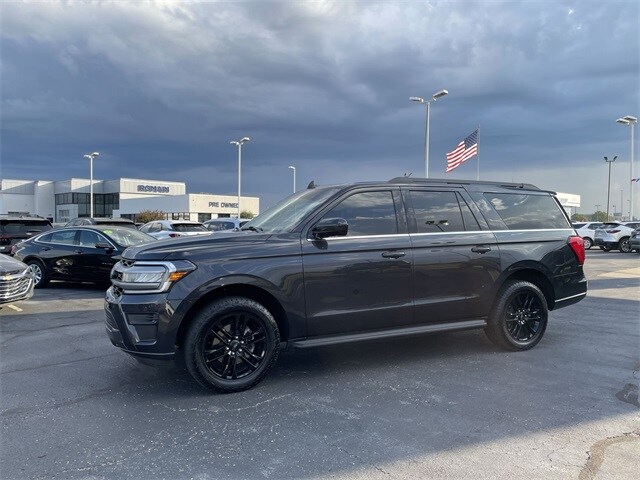 2024 Ford Expedition MAX XLT photo 2