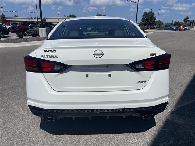 2025 Nissan Altima 2.5 SR photo 4