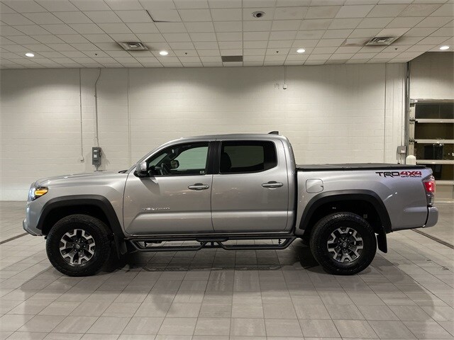 2023 Toyota Tacoma TRD Off-Road V6 photo 2