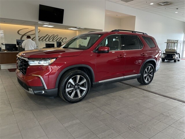 2023 Honda Pilot Touring photo 2