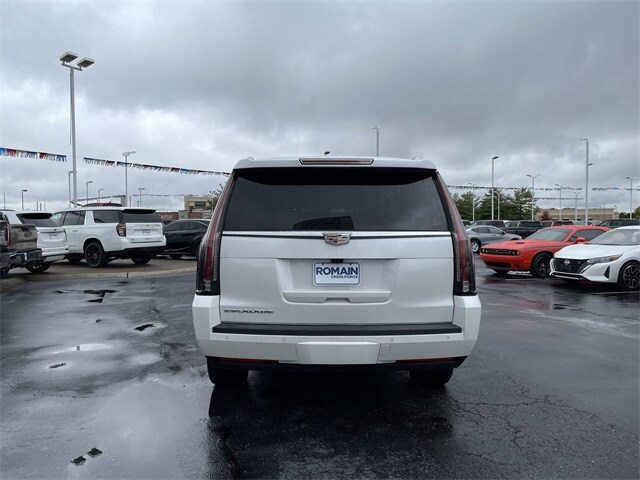 2017 Cadillac Escalade ESV Premium Luxury photo 4