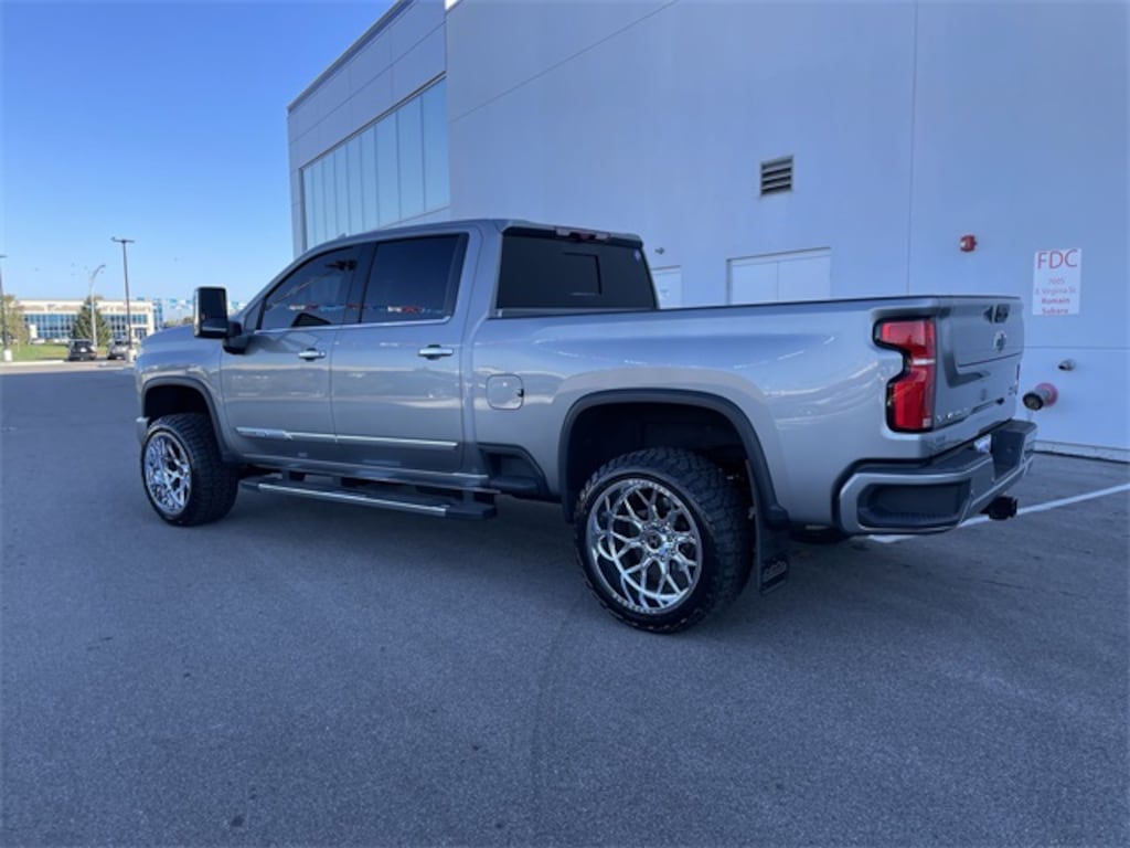 Used 2024 Chevrolet Silverado 2500 HD High Country Truck Crew Cab