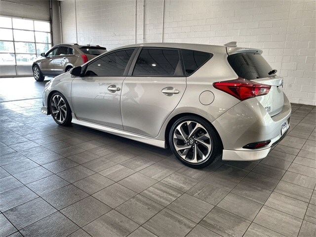 2016 Scion iM Base photo 3