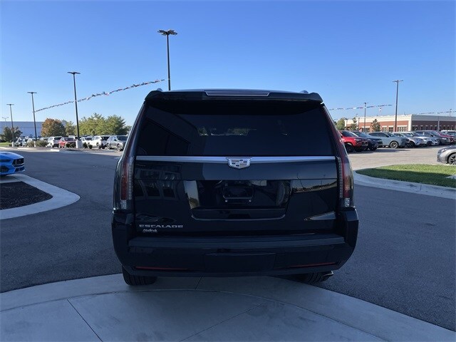 2017 Cadillac Escalade Premium Luxury photo 2