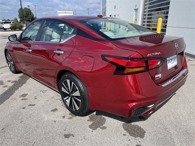 2021 Nissan Altima 2.5 SV photo 3