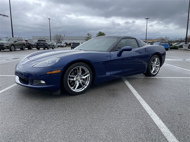 2005 Chevrolet Corvette Base photo 2