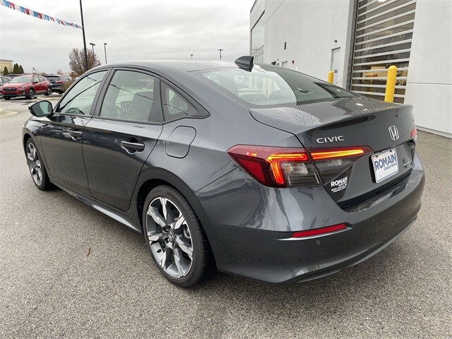 2025 Honda Civic Hybrid Sport Touring photo 3