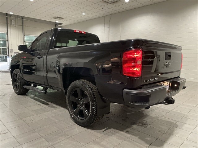 2017 Chevrolet Silverado 1500 photo 3