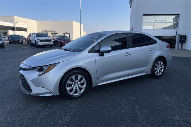 2024 Toyota Corolla LE photo 2