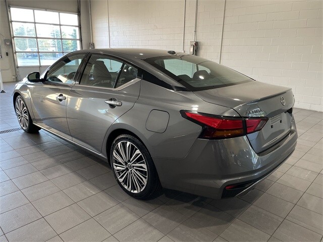 2023 Nissan Altima 2.5 SL photo 3