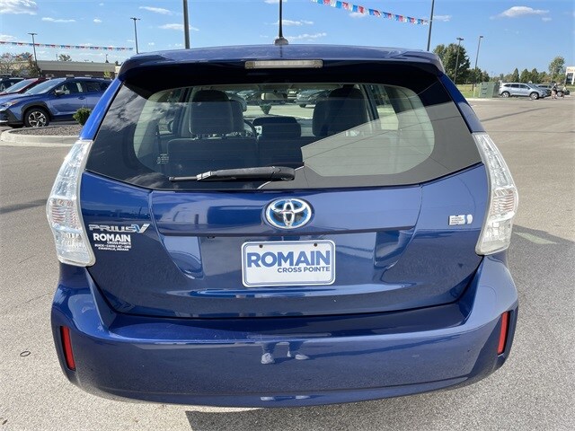 2014 Toyota Prius V Three photo 4