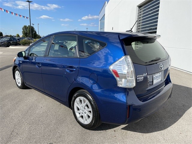 2014 Toyota Prius V Three photo 3