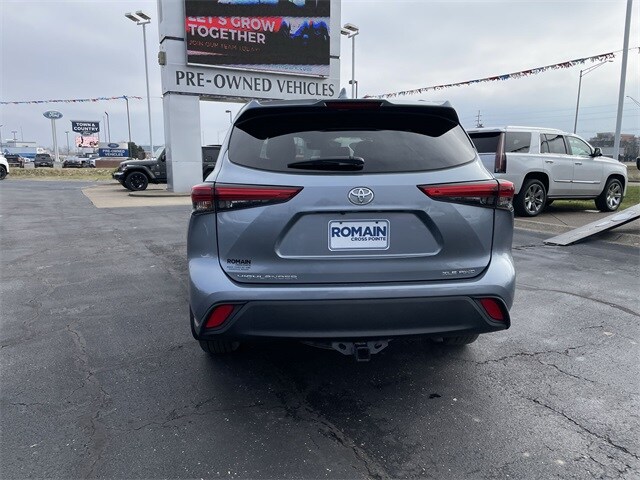 2022 Toyota Highlander XLE photo 3