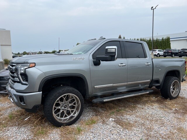 2024 Chevrolet Silverado 2500HD High Country photo 2