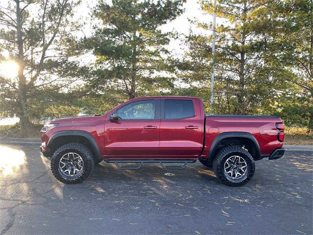 2024 Chevrolet Colorado ZR2 photo 2