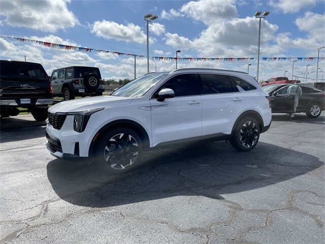 2024 Kia Sorento EX photo 2