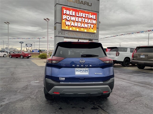 2023 Nissan Rogue SV photo 4