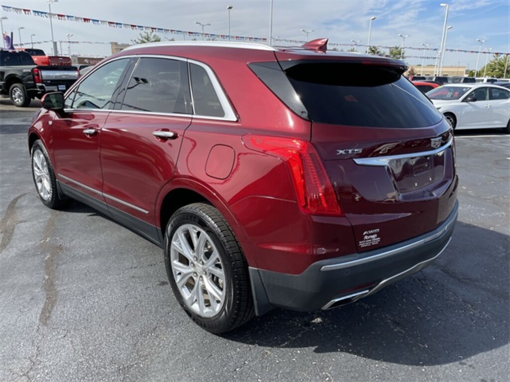 Used 2017 CADILLAC XT5 Platinum SUV