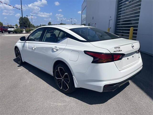 2025 Nissan Altima 2.5 SR photo 3