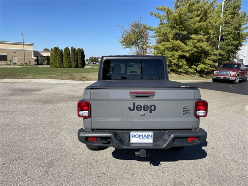 Used 2021 Jeep Gladiator Sport Truck Crew Cab