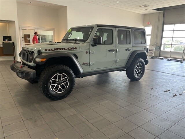 2024 Jeep Wrangler Rubicon photo 2