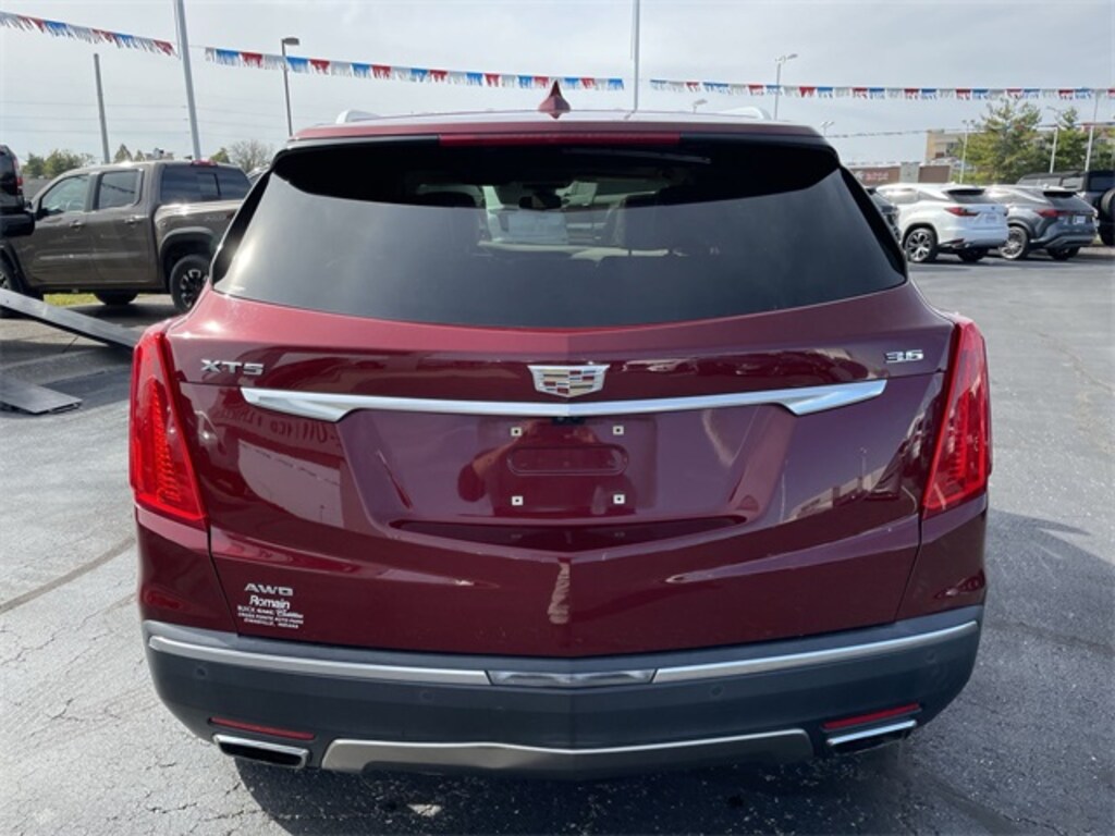 Used 2017 CADILLAC XT5 Platinum SUV