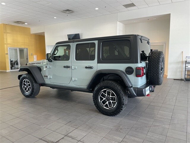 2024 Jeep Wrangler Rubicon photo 3