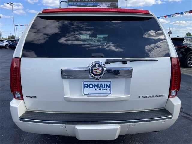 2009 Cadillac Escalade Standard photo 4