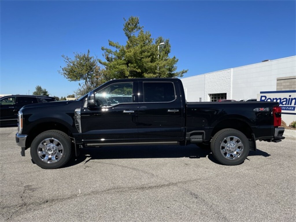 Used 2023 Ford F-250  Truck Crew Cab