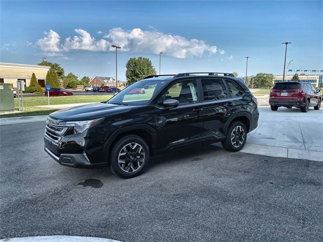 2025 Subaru Forester Premium Base photo 2