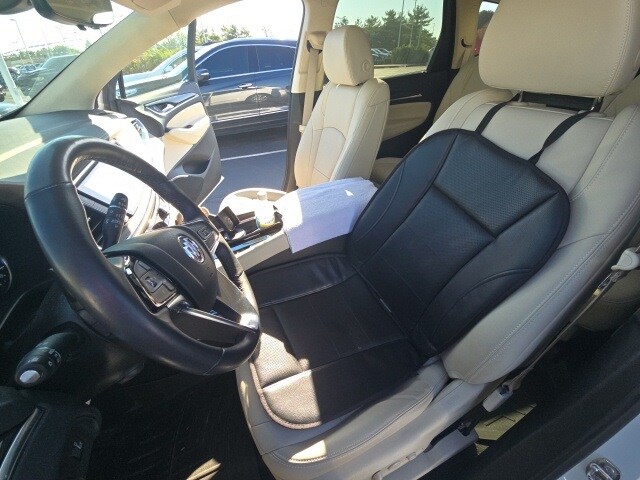 2023 Buick Enclave Premium photo 2